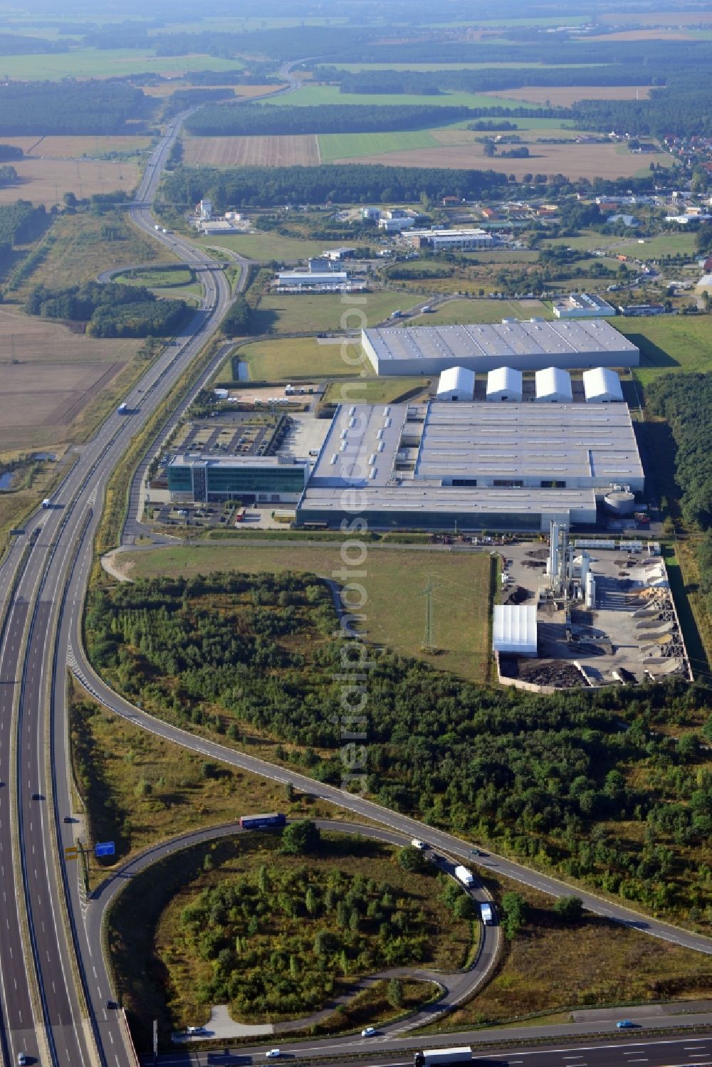 Aerial photograph Ludwigsfelde - View at the site of the business park Brandenburg Park in Ludwigsfelde in the federal state of Brandenburg. It is operarted by the Brandenburg Park Immobilien GmbH