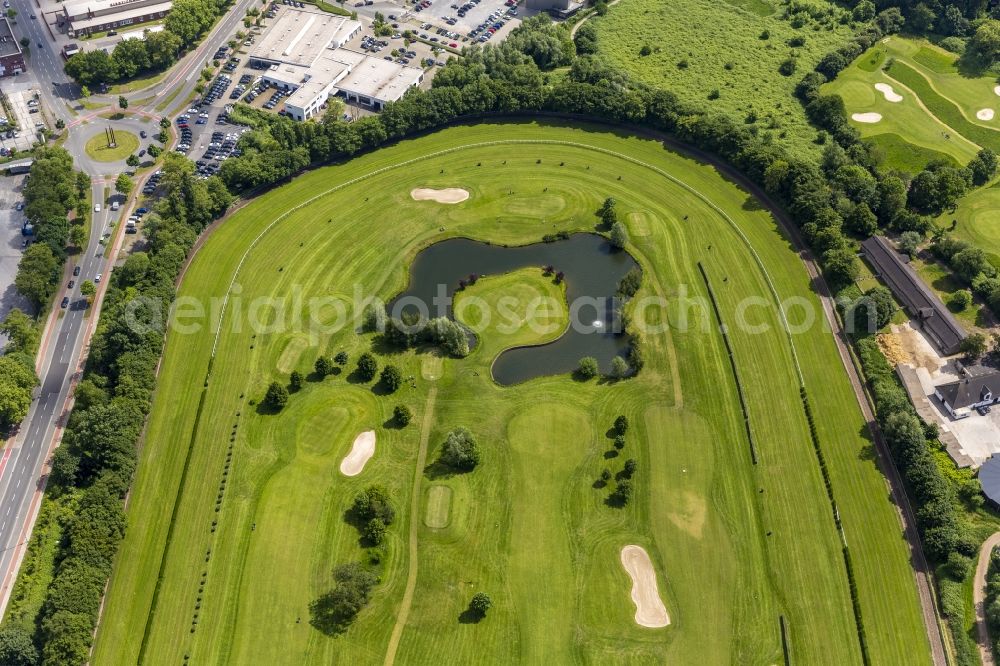 Mülheim an der Ruhr from the bird's eye view: Grounds of the Golf Club within the racecourse Raffelberg at the Akazienallee in Muelheim an der Ruhr in North Rhine-Westphalia