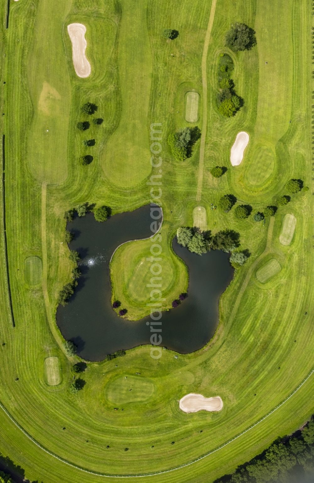 Mülheim an der Ruhr from above - Grounds of the Golf Club within the racecourse Raffelberg at the Akazienallee in Muelheim an der Ruhr in North Rhine-Westphalia