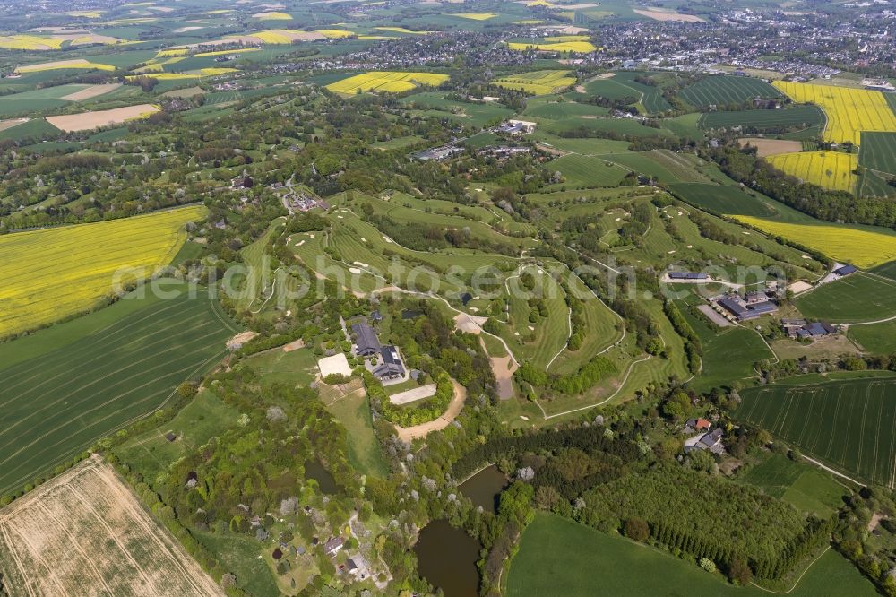 Aerial photograph Düsseldorf OT Hubbelrath - Boundaries of the golf course of the Golf Club Hubbelrath in Dusseldorf in North Rhine-Westphalia