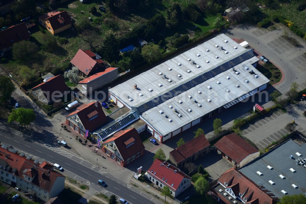 Aerial image Falkensee - Grounds of HAMMER stores for home equipment at the Freimuthstraße in Falkensee in Brandenburg