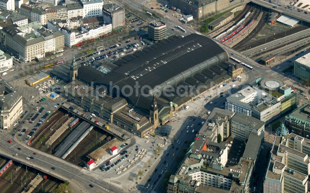 Aerial image Hamburg - Site of the Deutsche Bahn station in the city center of Hamburg