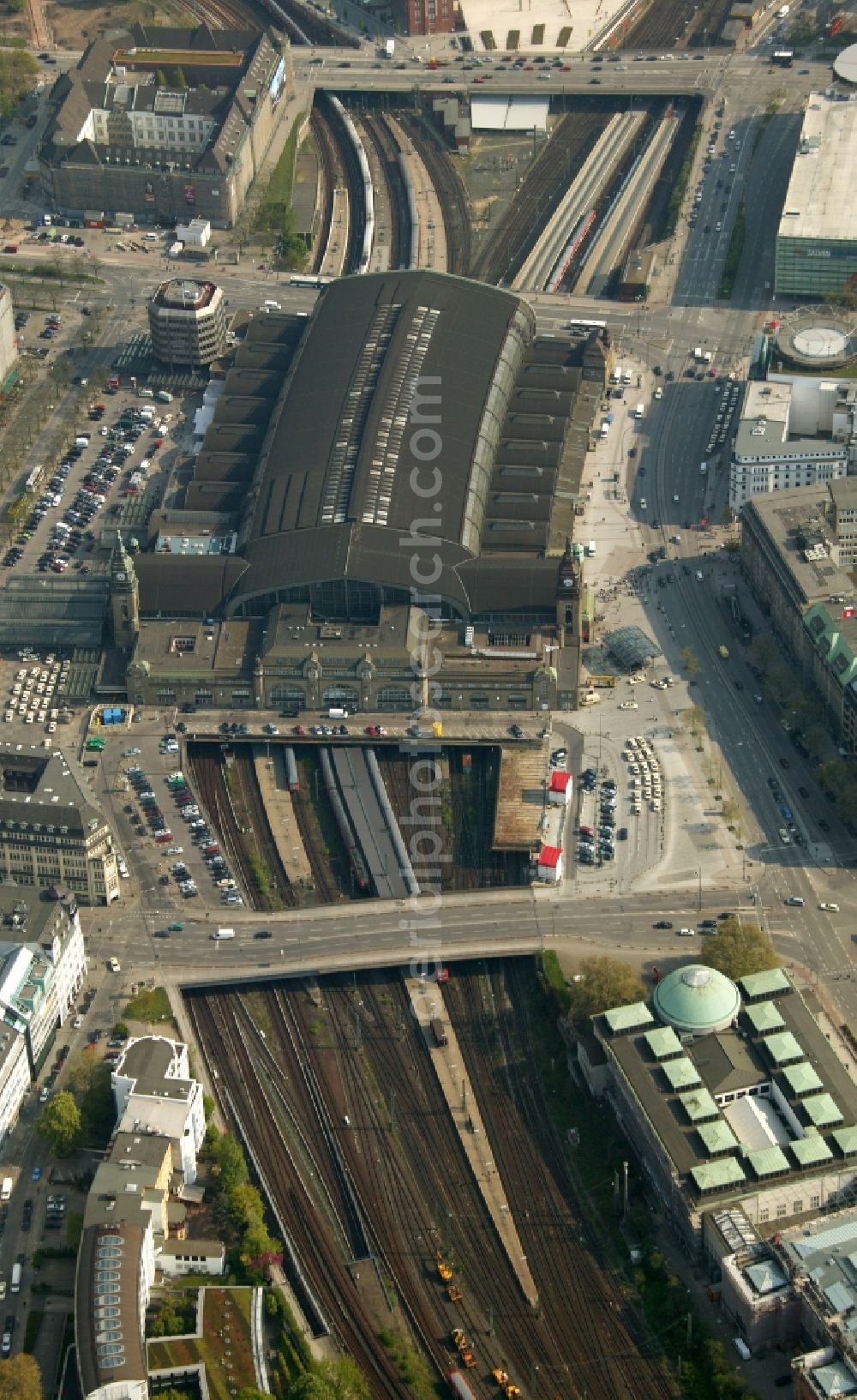 Hamburg from the bird's eye view: Site of the Deutsche Bahn station in the city center of Hamburg