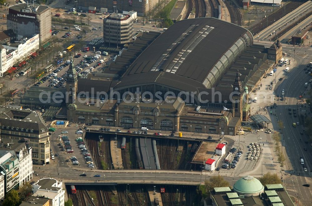 Aerial photograph Hamburg - Site of the Deutsche Bahn station in the city center of Hamburg