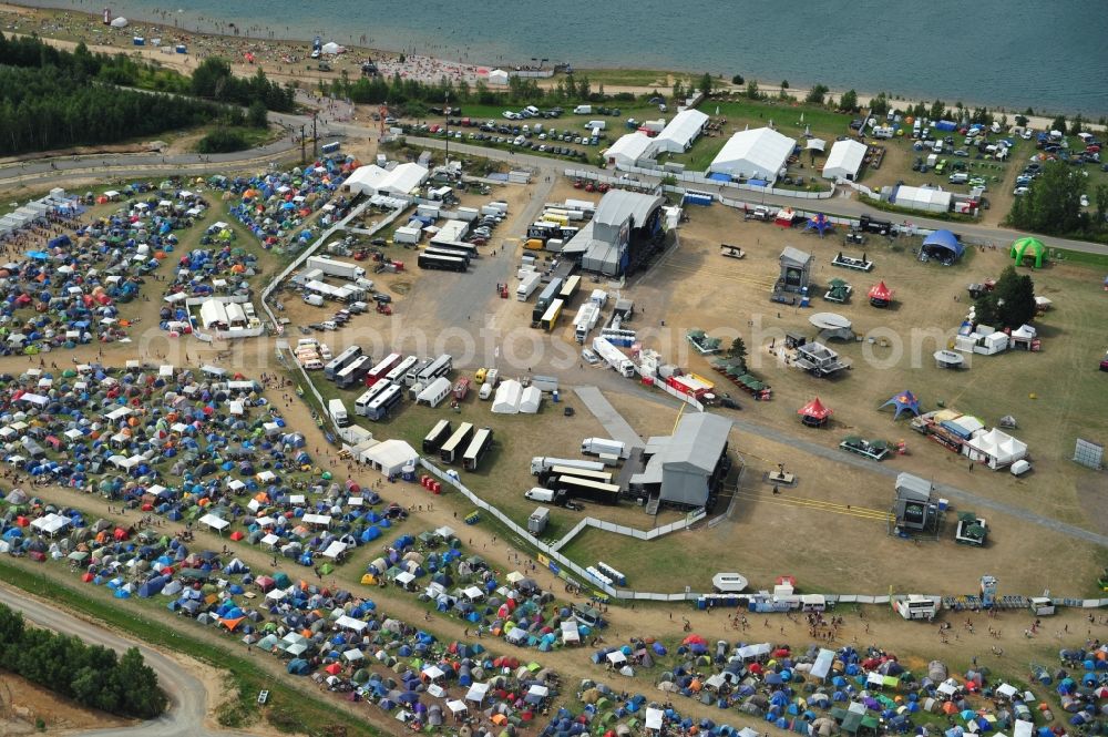 Aerial photograph Großpösna - View at the Area of the Higfield Festival, the most important Independent Rock estival in east germany riparian Lake stoermthal near Grosspoesna, saxony