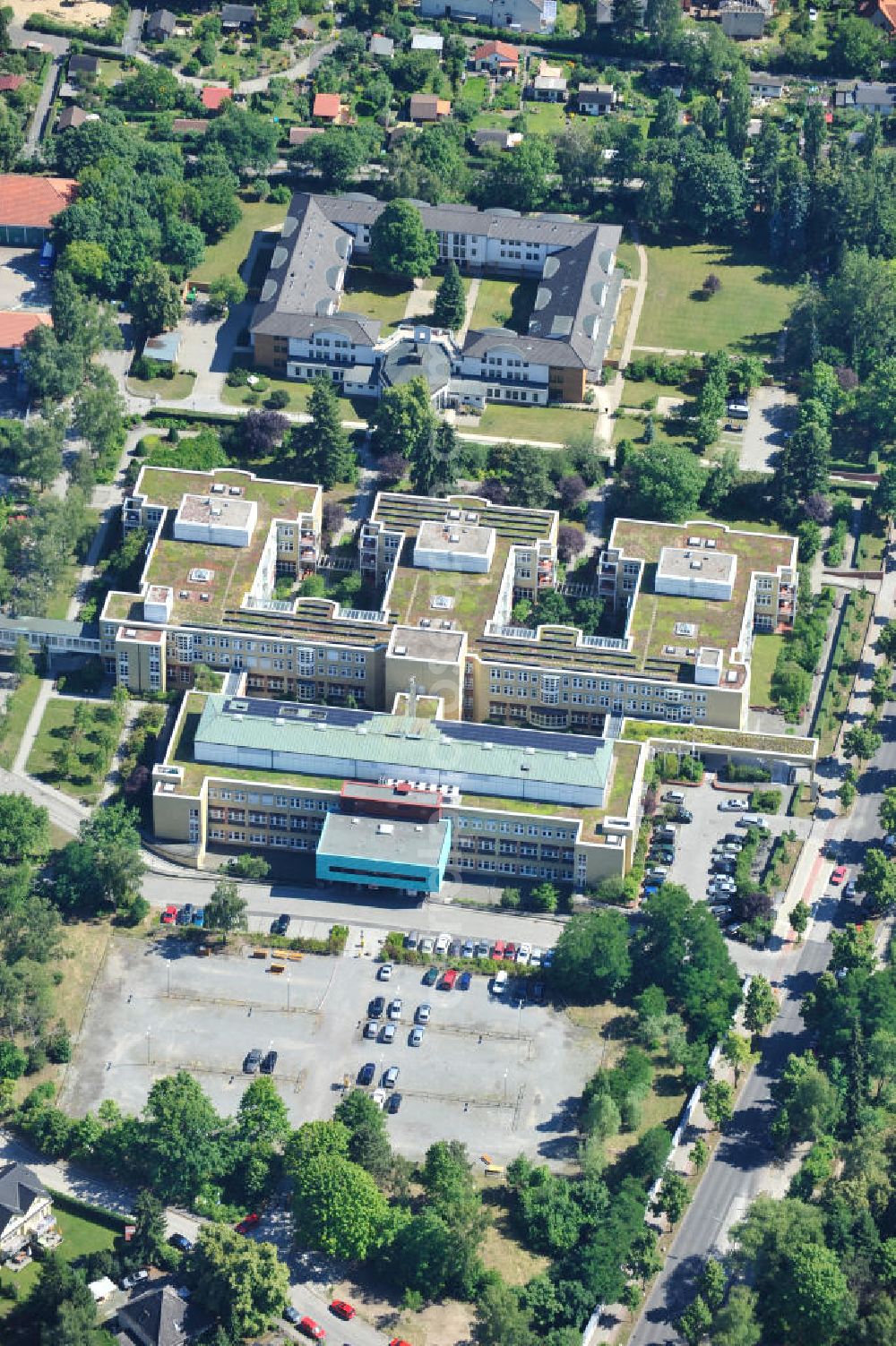 Aerial photograph Berlin Lankwitz - View of the grounds and the buildings of St. Mary's Hospital in Berlin Lankwitz. The clinic operates since 1993 under the auspices of the Foundation's Mary Immaculate