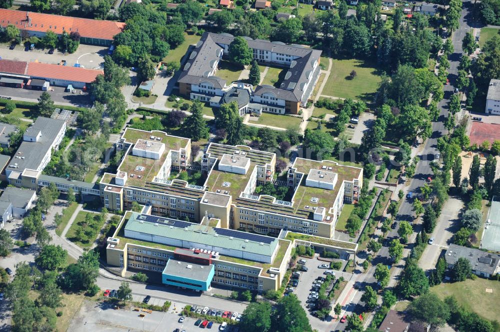 Berlin Lankwitz from the bird's eye view: View of the grounds and the buildings of St. Mary's Hospital in Berlin Lankwitz. The clinic operates since 1993 under the auspices of the Foundation's Mary Immaculate