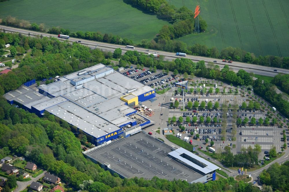 Hamburg Schnelsen from the bird's eye view: Grounds of the IKEA furniture store and furniture store on the motorway BAB A7 Schnelsen - Nord in Hamburg