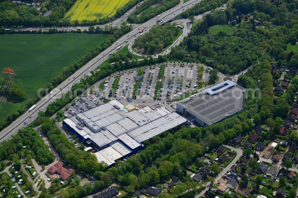 Hamburg Schnelsen from the bird's eye view: Grounds of the IKEA furniture store and furniture store on the motorway BAB A7 Schnelsen - Nord in Hamburg