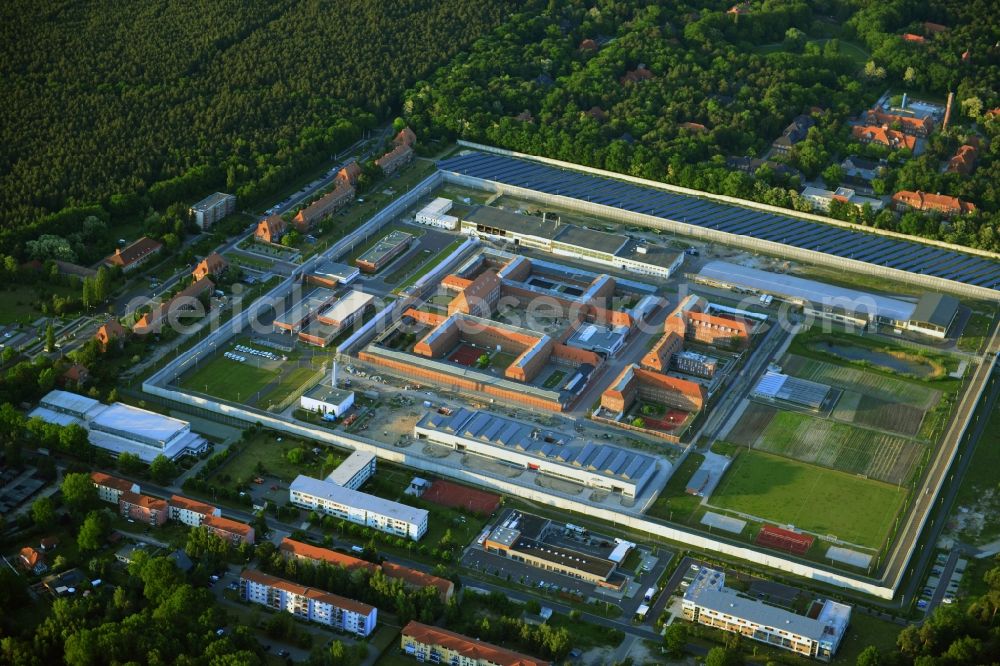 Brandenburg an der Havel from above - View of the Brandenburg-Görden Prison in the state Brandenburg. Expansion areas are currently in the planning and development. Furthermore the prison has been equipped with photovoltaics and a solar system