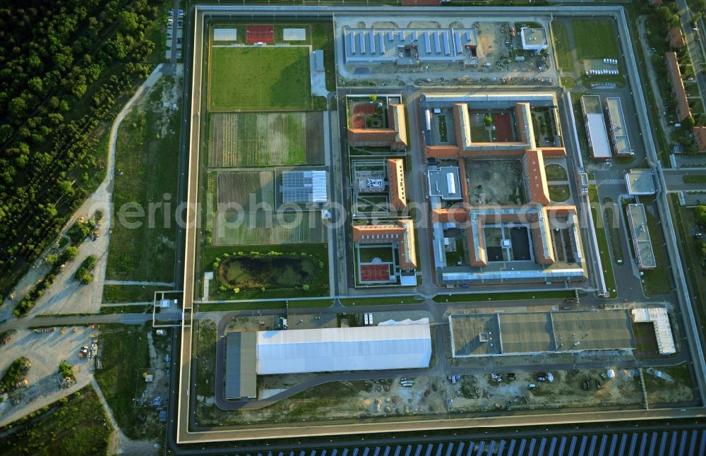 Aerial photograph Brandenburg an der Havel - View of the Brandenburg-Görden Prison in the state Brandenburg. Expansion areas are currently in the planning and development. Furthermore the prison has been equipped with photovoltaics and a solar system