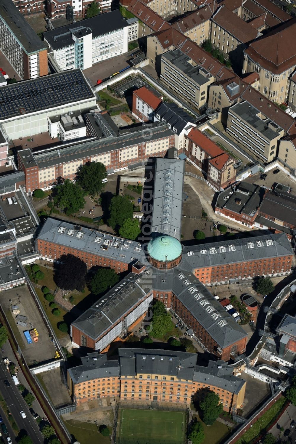 Berlin from the bird's eye view: Prison grounds and high security fence Prison Alt-Moabit in Berlin