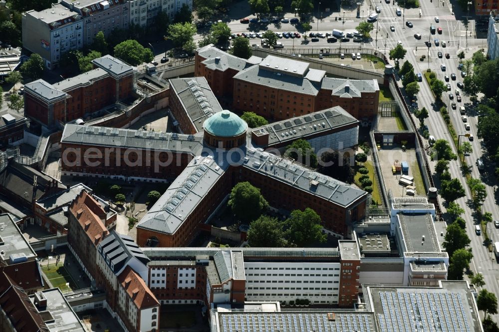 Berlin from the bird's eye view: Prison grounds and high security fence Prison Alt-Moabit in Berlin