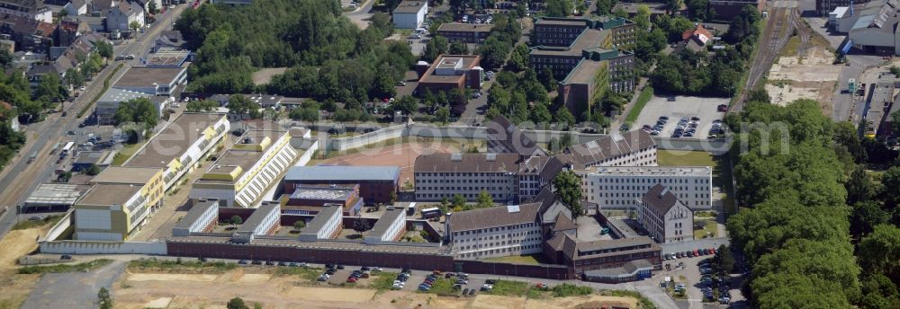 Aerial image Bochum - Prison grounds and high security fence Prison in Bochum in the state North Rhine-Westphalia