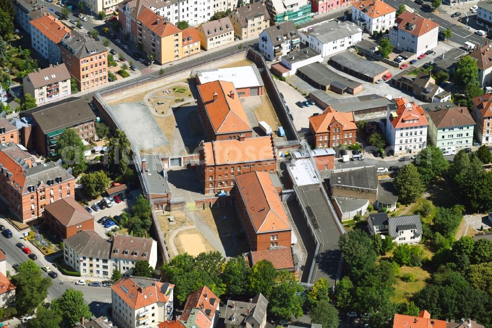 Braunschweig from above - Prison grounds and high security fence Prison Braunschweig on Rennelbergstrasse in the district Westliches Ringgebiet in Brunswick in the state Lower Saxony, Germany