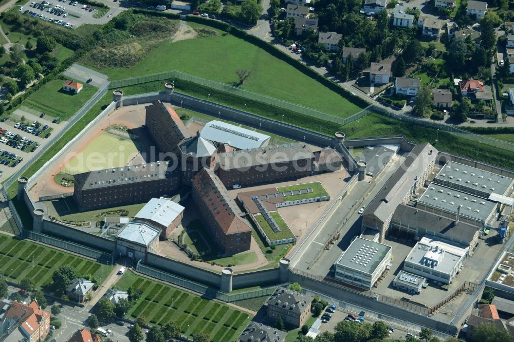 Aerial photograph Bruchsal - Prison grounds and high security fence Prison in Bruchsal in the state Baden-Wuerttemberg