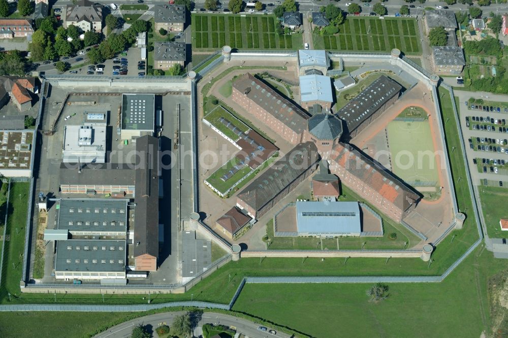 Bruchsal from the bird's eye view: Prison grounds and high security fence Prison in Bruchsal in the state Baden-Wuerttemberg