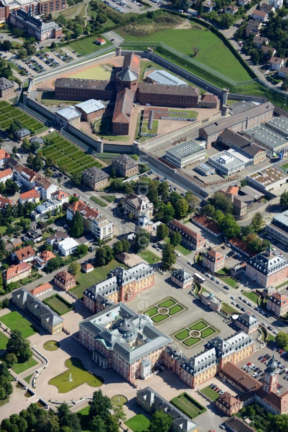 Aerial photograph Bruchsal - Prison grounds and high security fence Prison in Bruchsal in the state Baden-Wuerttemberg