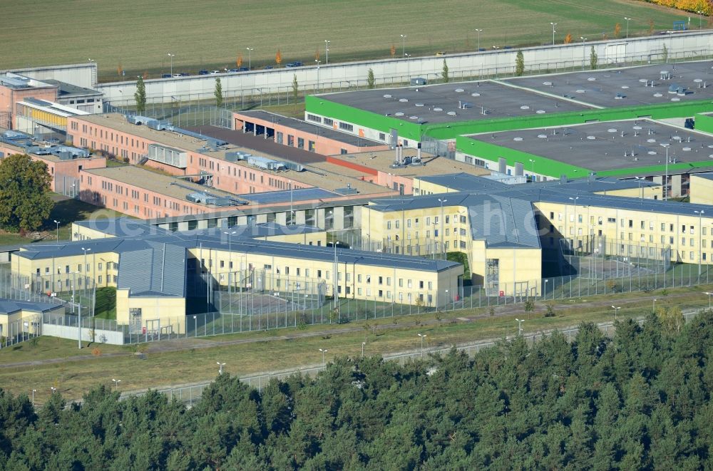 Aerial photograph Burg - Prison grounds and high security fence Prison in Burg in the state Saxony-Anhalt