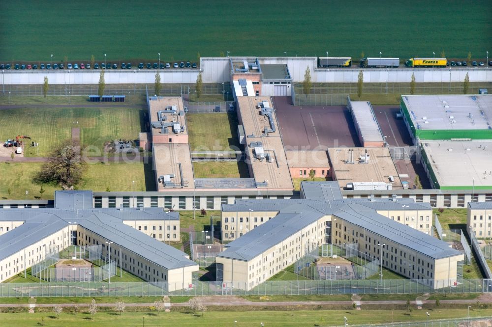 Aerial photograph Burg - Prison grounds and high security fence Prison in Burg in the state Saxony-Anhalt