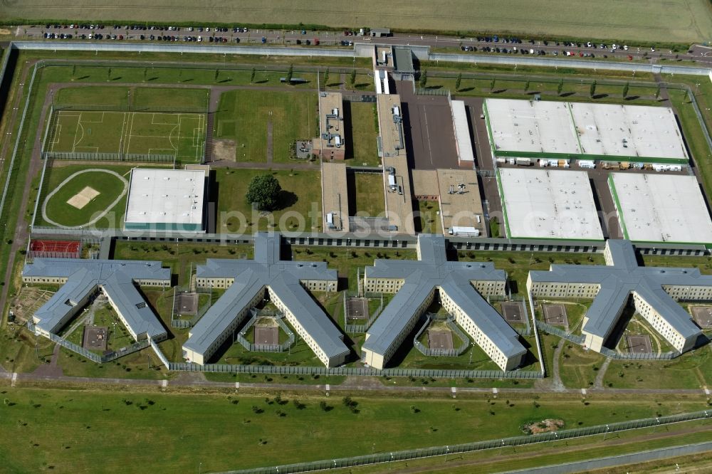 Aerial photograph Burg - Prison grounds and high security fence Prison in Burg in the state Saxony-Anhalt