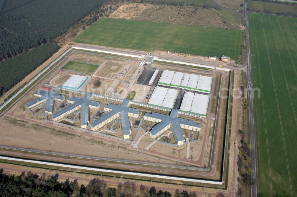 Aerial photograph Burg - Prison grounds and high security fence Prison in Burg in the state Saxony-Anhalt