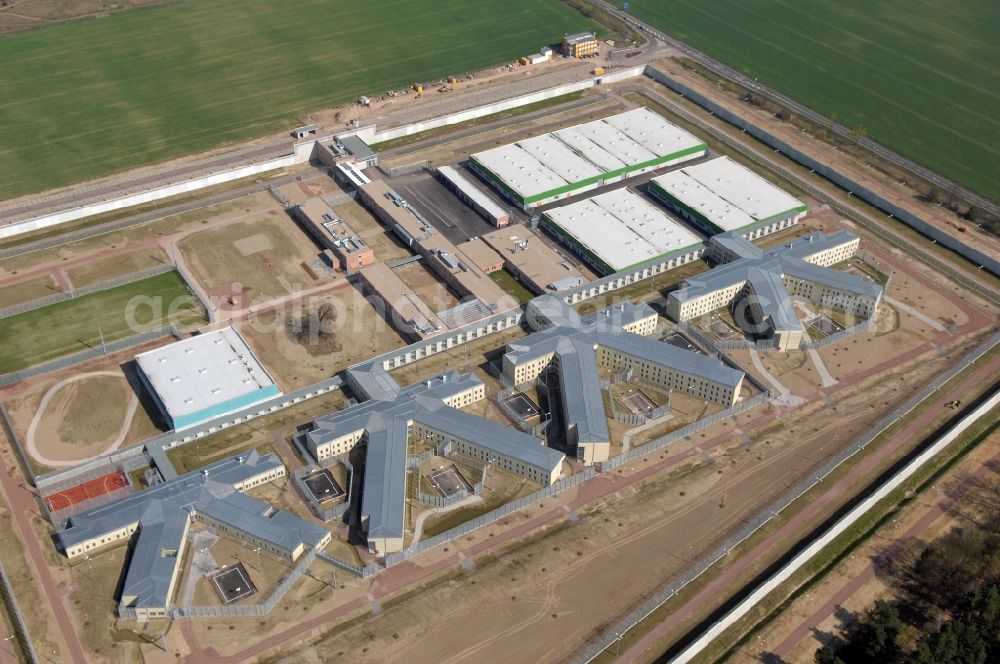 Aerial photograph Burg - Prison grounds and high security fence Prison in Burg in the state Saxony-Anhalt