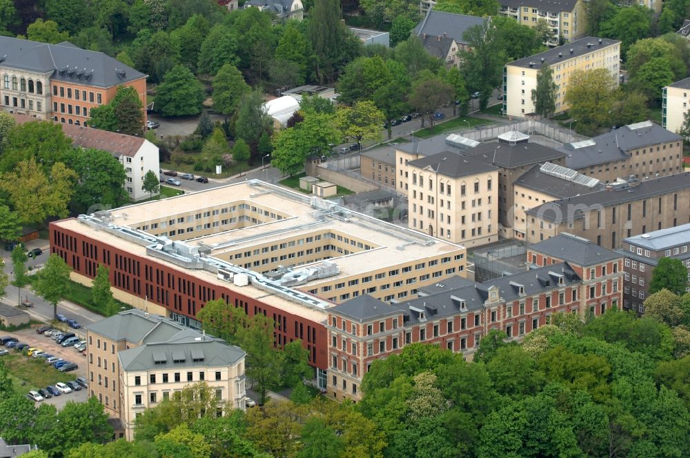 Chemnitz from the bird's eye view: Prison grounds of JVA Chemnitz Kassberg in Chemnitz in the state of Saxony. The building complex stands adjacent to the building of the court and the justice centre of the town