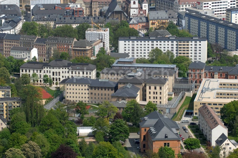 Chemnitz from above - Prison grounds of JVA Chemnitz Kassberg in Chemnitz in the state of Saxony. The building complex stands adjacent to the building of the court and the justice centre of the town