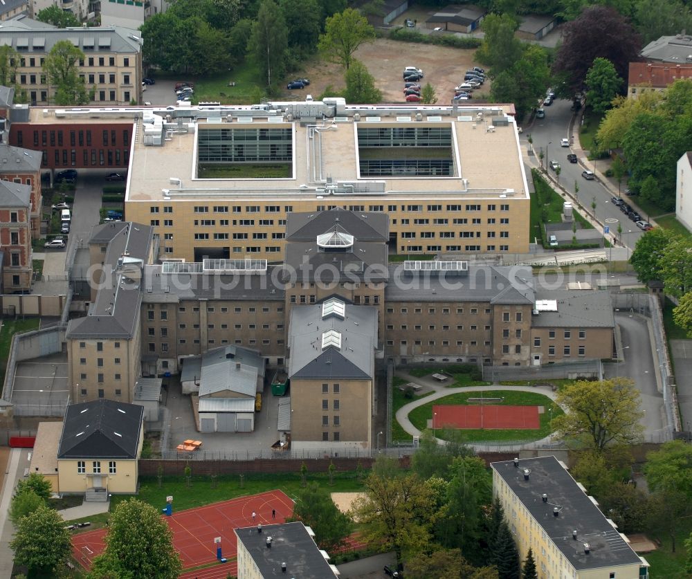 Aerial photograph Chemnitz - Prison grounds of JVA Chemnitz Kassberg in Chemnitz in the state of Saxony. The building complex stands adjacent to the building of the court and the justice centre of the town