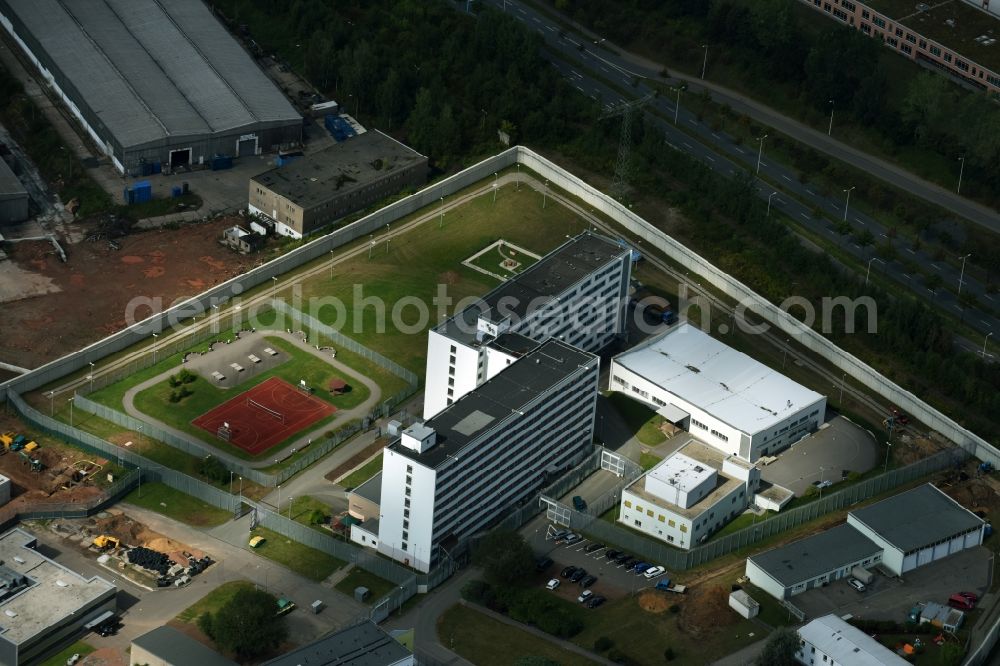 Chemnitz from the bird's eye view: Prison grounds and high security fence Prison in Chemnitz in the state Saxony