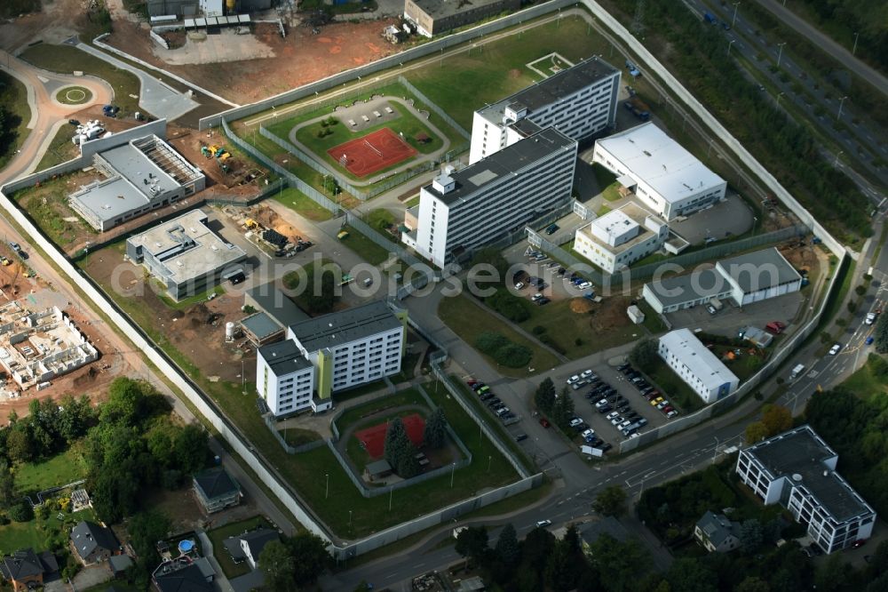 Aerial image Chemnitz - Prison grounds and high security fence Prison in Chemnitz in the state Saxony