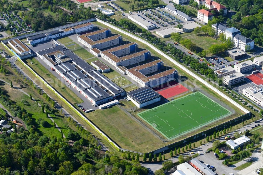 Aerial photograph Dresden - Prison grounds and high security fence Prison in the Hammerweg Dresden in Dresden in the state Saxony