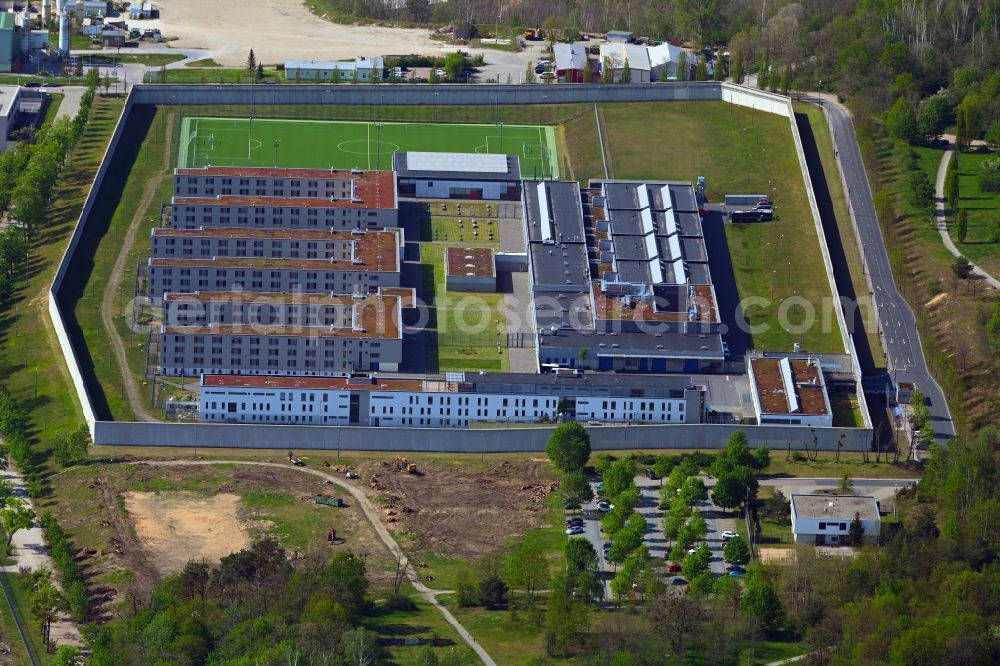 Aerial photograph Dresden - Prison grounds and high security fence Prison in the Hammerweg Dresden in Dresden in the state Saxony