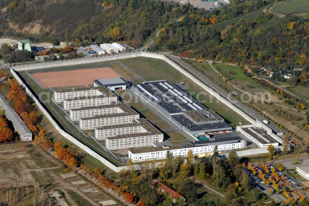 Aerial image Dresden - Prison grounds and high security fence Prison in the Hammerweg Dresden in Dresden in the state Saxony