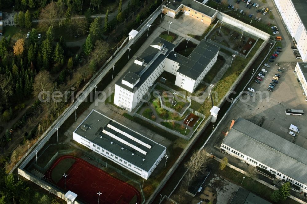 Frankfurt (Oder) from above - Prison grounds and high security fence Prison in Frankfurt (Oder) in the state Brandenburg