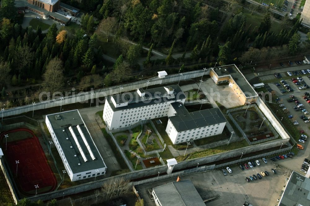 Frankfurt (Oder) from the bird's eye view: Prison grounds and high security fence Prison in Frankfurt (Oder) in the state Brandenburg