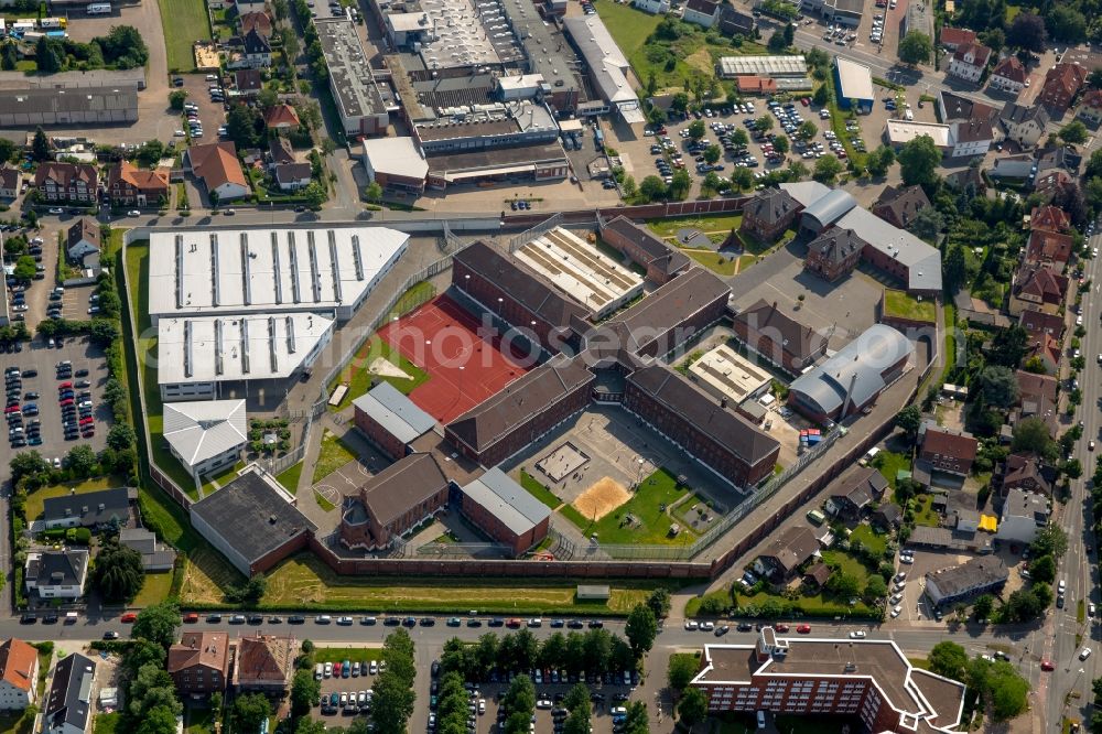 Aerial image Herford - Prison grounds and high security fence Prison in Herford in the state North Rhine-Westphalia