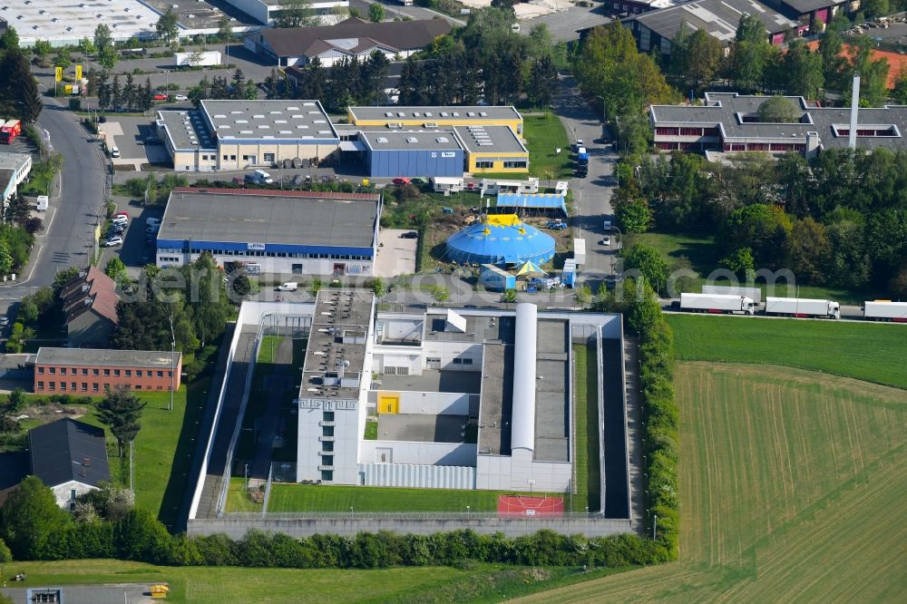 Aerial image Hof - Prison grounds and high security fence Prison Hof in Hof in the state Bavaria, Germany