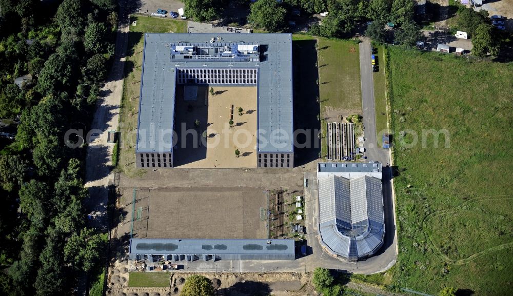 Berlin from above - Prison grounds Justizvollzugsanstalt Dueppel on Robert-von-Ostertag-Strasse in the district Zehlendorf in Berlin