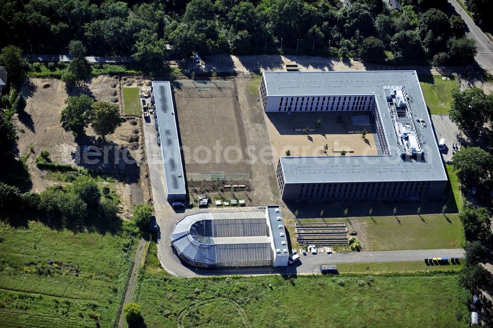 Aerial image Berlin - Prison grounds Justizvollzugsanstalt Dueppel on Robert-von-Ostertag-Strasse in the district Zehlendorf in Berlin