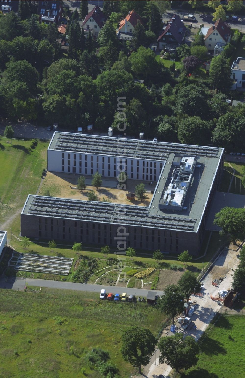 Aerial image Berlin - Prison grounds Justizvollzugsanstalt Dueppel on Robert-von-Ostertag-Strasse in the district Zehlendorf in Berlin