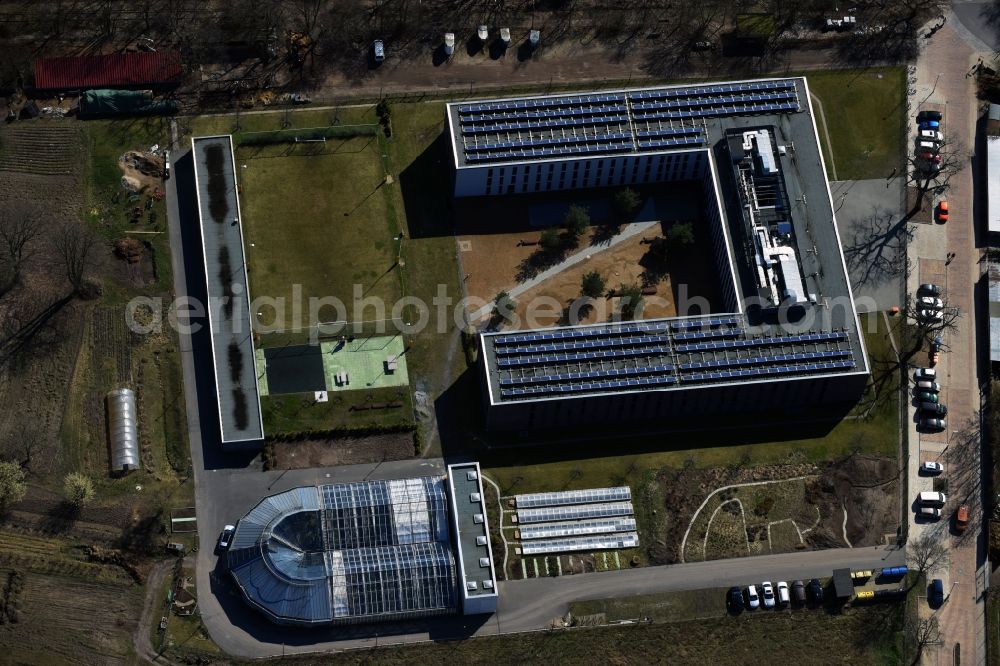 Aerial photograph Berlin - Prison grounds Justizvollzugsanstalt Dueppel on Robert-von-Ostertag-Strasse in the district Zehlendorf in Berlin