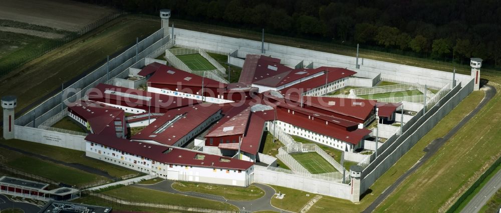 Aerial photograph Lens Vendin-le-Vieil - Prison grounds and high security fence Prison in Lens Vendin-le-Vieil in Nord-Pas-de-Calais Picardy, France