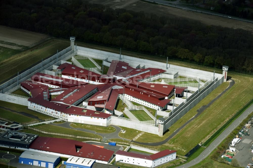 Lens Vendin-le-Vieil from the bird's eye view: Prison grounds and high security fence Prison in Lens Vendin-le-Vieil in Nord-Pas-de-Calais Picardy, France