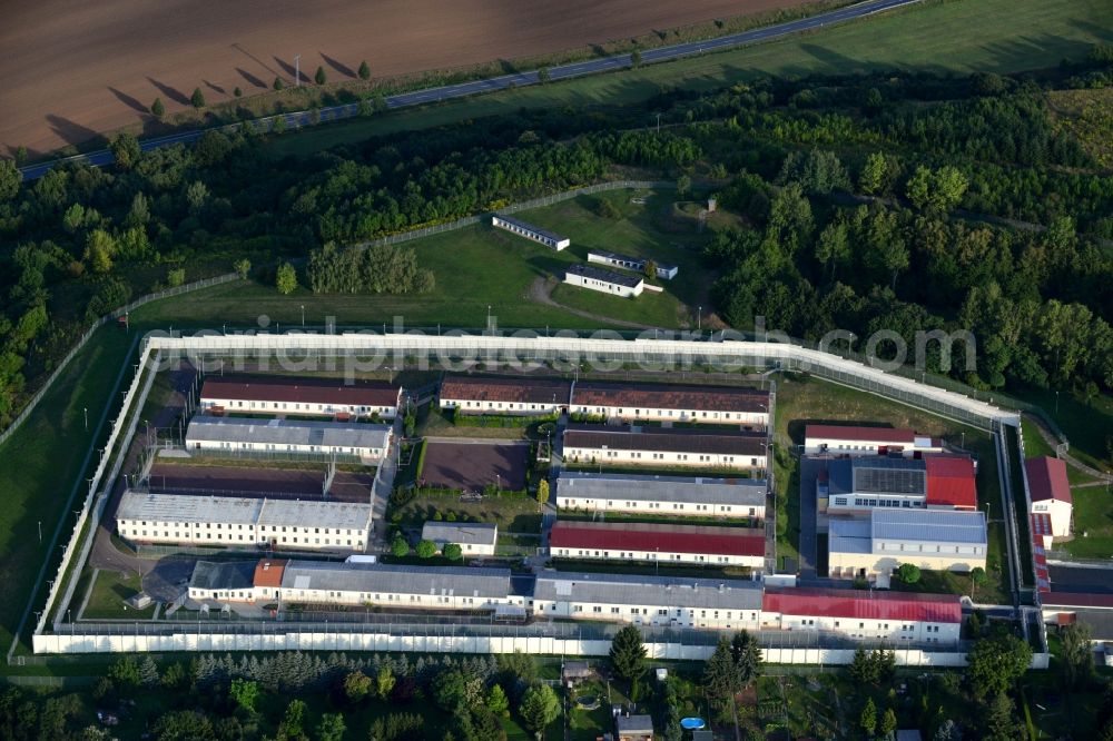 Aerial image Lutherstadt Eisleben, Volkstedt - Prison grounds and high security fence Prison in Lutherstadt Eisleben, Volkstedt in the state Saxony-Anhalt