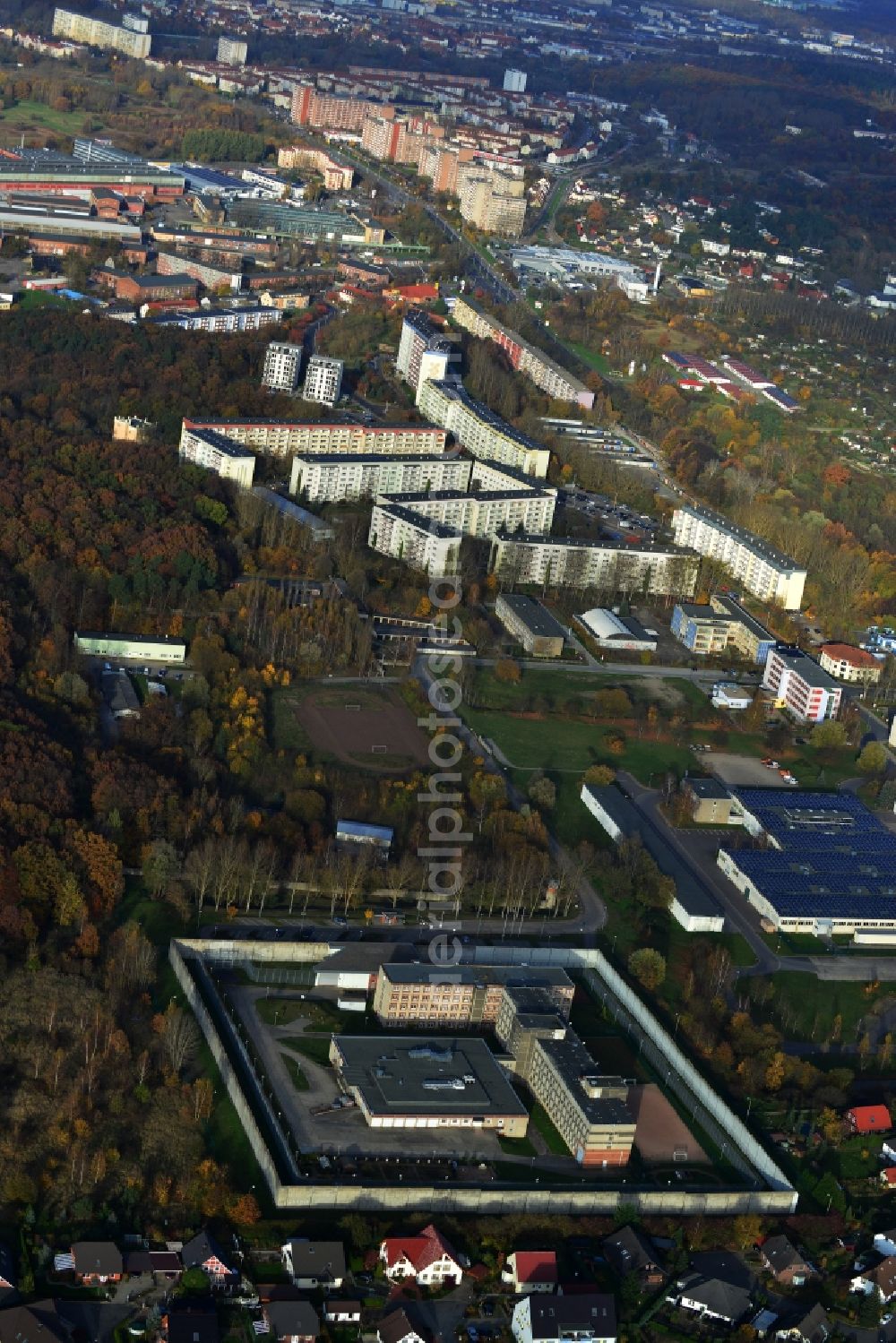 Aerial photograph Neubrandenburg - Grounds of the prison JVA Neubrandenburg in Mecklenburg - Western Pomerania