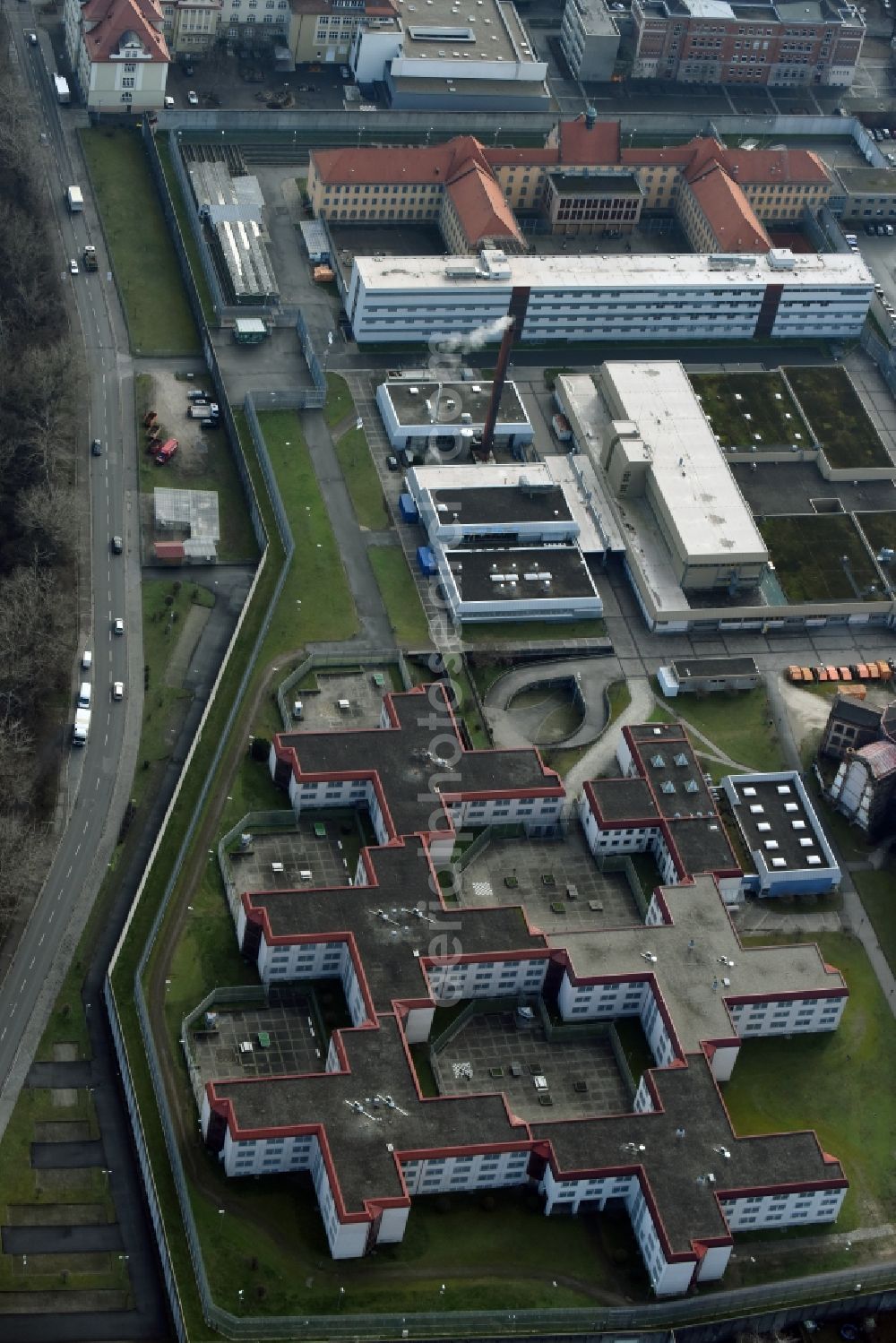 Nürnberg from the bird's eye view: Prison grounds and high security fence Prison in Nuremberg in the state Bavaria