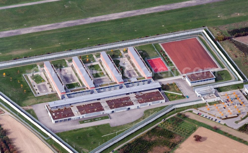 Aerial photograph Offenburg - Prison grounds and high security fence Prison in Offenburg in the state Baden-Wuerttemberg. Behind the prison is situated the aerodrome Offenburg-Baden, ICAO Code EDTO, a special airfield