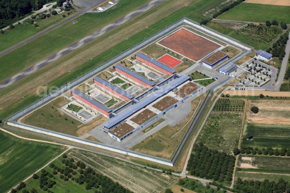 Aerial photograph Offenburg - Prison grounds and high security fence Prison in Offenburg in the state Baden-Wuerttemberg. Behind the prison is situated the aerodrome Offenburg-Baden, ICAO Code EDTO, a special airfield